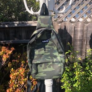 Levi’s cross body bag